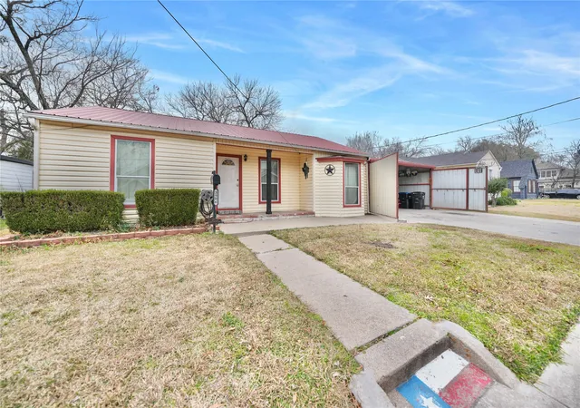 Photo 2 of Single family home for sale at 3906 Henderson St, Greenville, TX 75401 | MLS# 21156933 | Listing updated on 2026-09-01