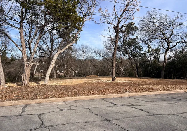 Photo 2 of Land for sale at 2912 Maple Hill Cir, Waco, TX 76708 | MLS# 21167012 | Listing updated on 2026-07-15