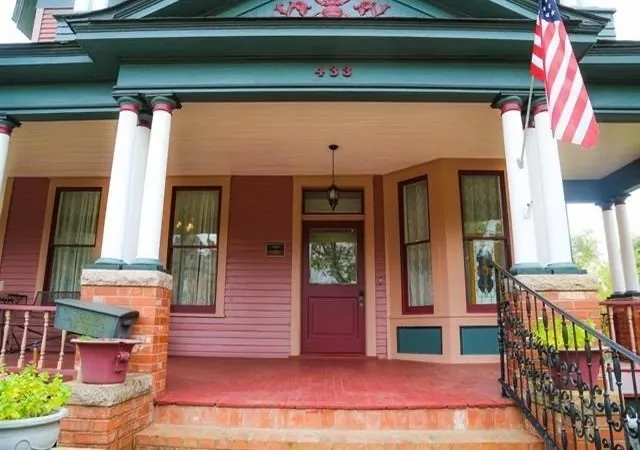 Photo 3 of Single family home for sale at 433 W Washington St, Paris, TX 75460 | MLS# 21167635 | Listing updated on 2026-07-06