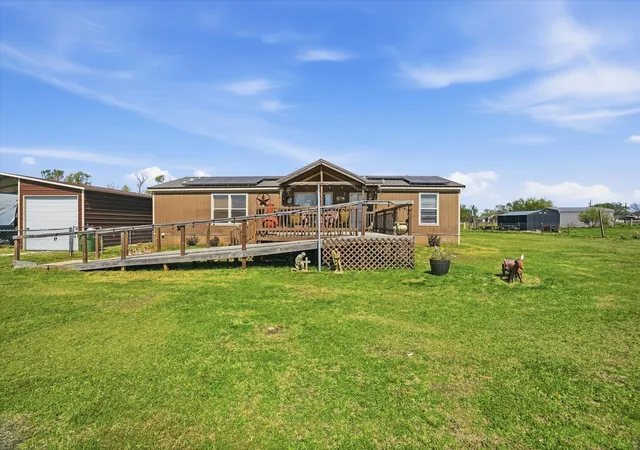 Photo 2 of Manufactured home for sale at 716 Lathem Blvd, Venus, TX 76084 | MLS# 21167188 | Listing updated on 2026-07-06