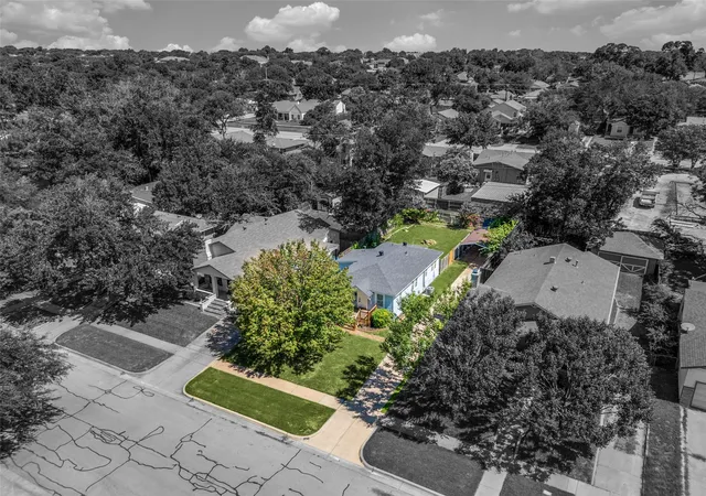 1st image of 4812 Calmont Ave, Fort Worth, TX 76107 | MLS# 21167933