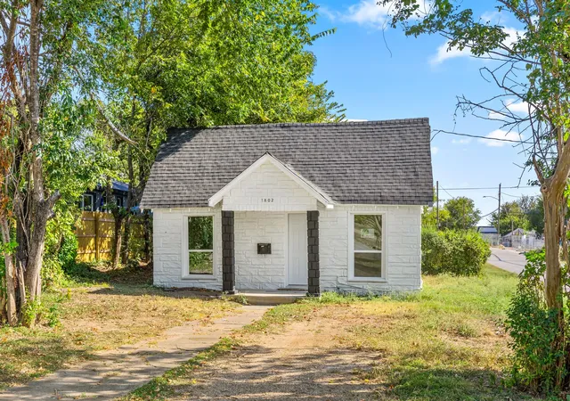 Photo 2 of Single family home for sale at 1802 Fordham Rd, Dallas, TX 75216 | MLS# 21167967 | Listing updated on 2026-08-30