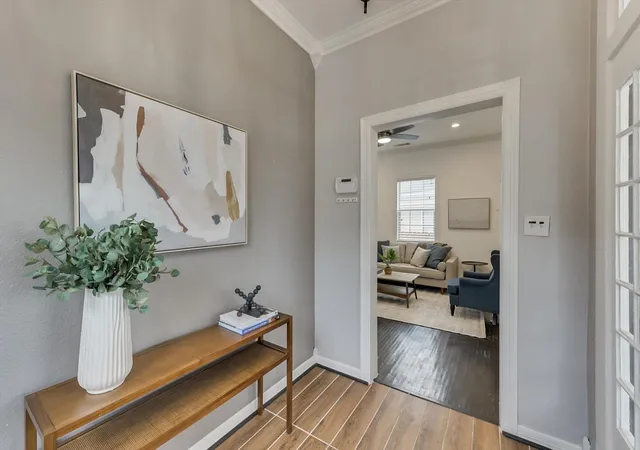 Photo 3 of Single family home for sale at 909 Elsbeth St, Dallas, TX 75208 | MLS# 21168018 | Listing updated on 2026-08-28