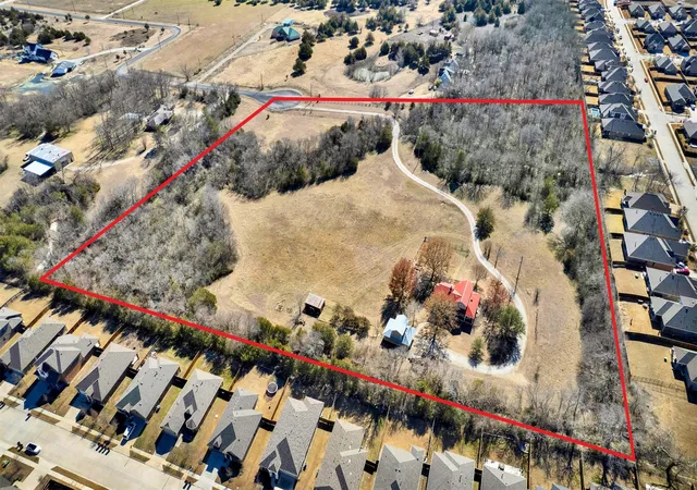 Photo 2 of Sale Pending at 3205 La Paloma Dr, Anna, TX 75409 | MLS# 21157898 | Listing updated on 2026-07-08