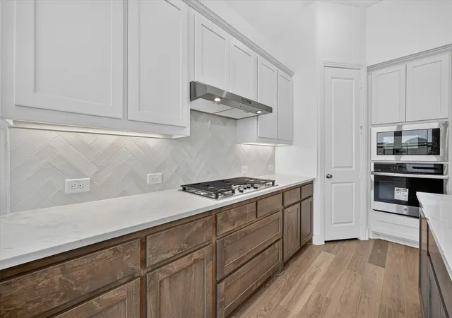 Photo 3 of Single family home for sale at 9824 Oak Glade Dr, Denton, TX 76207 | MLS# 21167706 | Listing updated on 2026-08-24