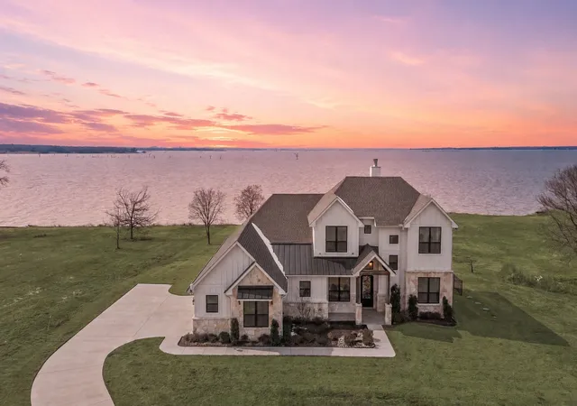 Single family home for sale at 3016 Lake Ridge Dr, Streetman, TX 75859 | MLS# 21160652