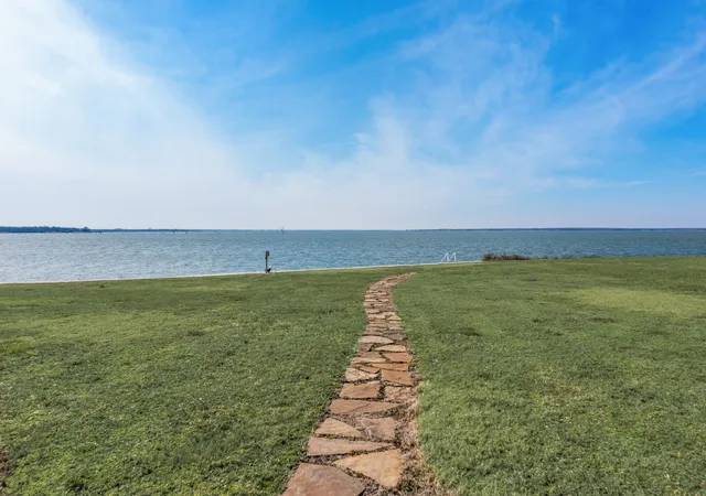 Photo 2 of Single family home for sale at 3016 Lake Ridge Dr, Streetman, TX 75859 | MLS# 21160652 | Listing updated on 2026-07-16