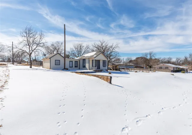 Homes for sale in Sweetwater, TX | 1902 Bristol Dr, Sweetwater, TX 79556 | MLS# 21165735