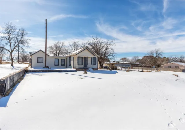 Homes for sale in Sweetwater, TX | 1902 Bristol Dr, Sweetwater, TX 79556 | MLS# 21165735