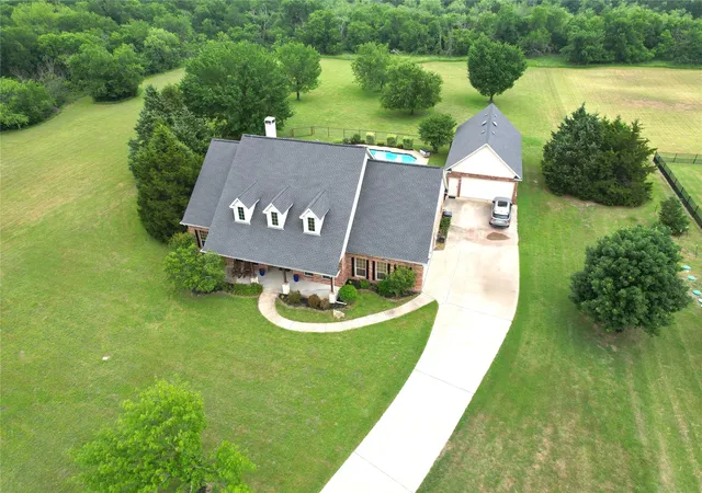 2nd image of 433 Wilderness Trl, Royse City, TX 75189 | MLS# 21154605