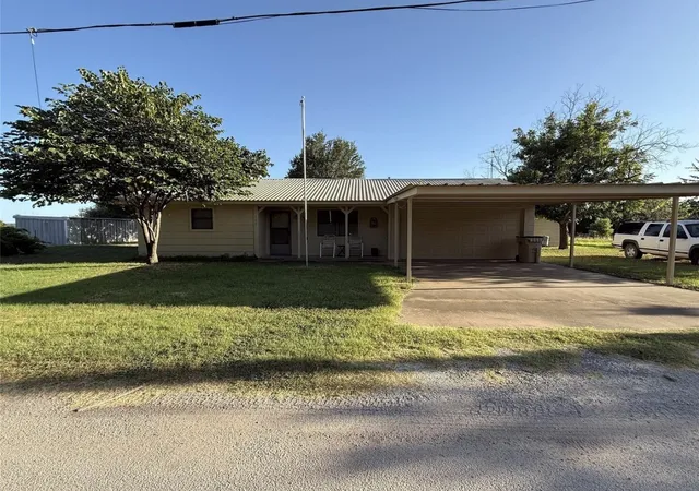 Homes for sale in Gustine, TX | 105 W Elm St, Gustine, TX 76455 | MLS# 21168790