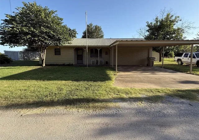 Homes for sale in Gustine, TX | 105 W Elm St, Gustine, TX 76455 | MLS# 21168790