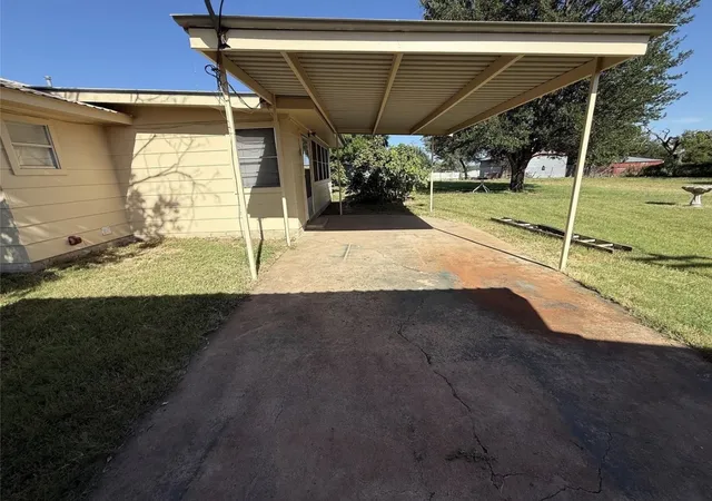 Homes for sale in Gustine, TX | 105 W Elm St, Gustine, TX 76455 | MLS# 21168790
