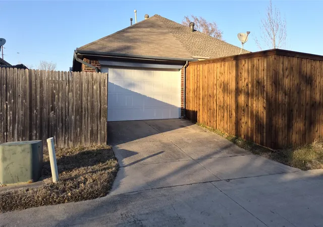 Photo 16 of Sale Pending at 1415 Kynette Dr, Euless, TX 76040 | MLS# 21168863 | Listing updated on 2026-07-15