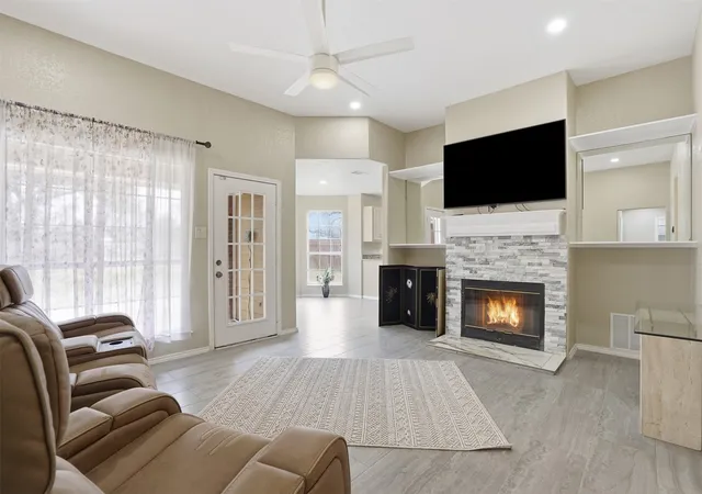 Photo 3 of Single family home for sale at 3917 Country Meadows Cir, Granbury, TX 76049 | MLS# 21168889 | Listing updated on 2026-08-04