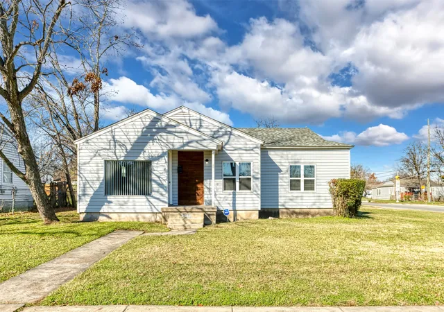 Photo 1 of Single family home for sale at 2667 Custer Dr, Dallas, TX 75216 | MLS# 21168167 | Listing updated on 2026-07-28