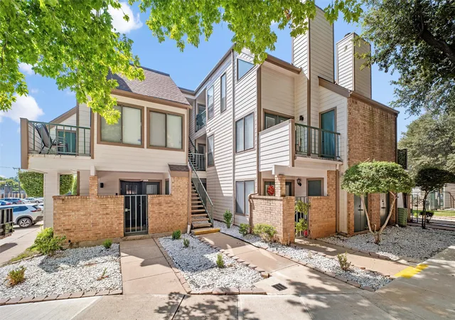 1st image of 2310 Bamboo Dr #J207, Arlington, TX 76006 | MLS# 21169024