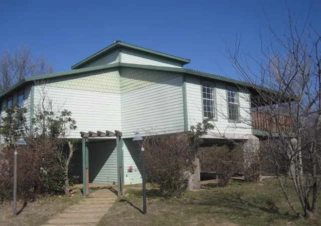 Photo 3 of Sale Pending at 2150 Harris St, Gainesville, TX 76240 | MLS# 21169048 | Listing updated on 2026-07-23