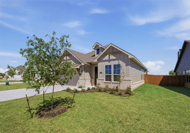 Homes for sale in Springtown, TX | 1225 Sabine River Ln, Springtown, TX 76082 | MLS# 21169077