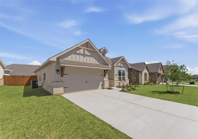 Homes for sale in Springtown, TX | 1225 Sabine River Ln, Springtown, TX 76082 | MLS# 21169077