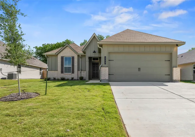 Homes for sale in Mc Gregor, TX | 113 Adaline Bnd, Mc Gregor, TX 76657 | MLS# 21169093