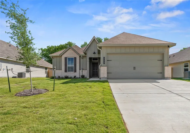 Homes for sale in Mc Gregor, TX | 113 Adaline Bnd, Mc Gregor, TX 76657 | MLS# 21169093