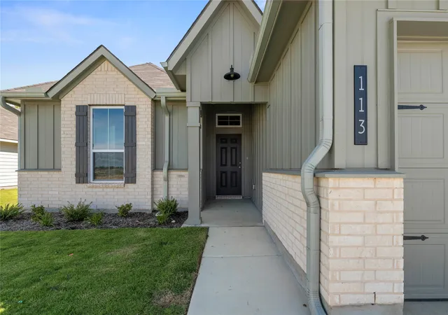 Homes for sale in Mc Gregor, TX | 113 Adaline Bnd, Mc Gregor, TX 76657 | MLS# 21169093