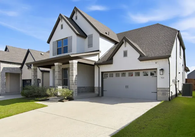 Photo 3 of Single family home for sale at 7624 Whisterwheel Wy, Fort Worth, TX 76123 | MLS# 21158903 | Listing updated on 2026-09-30