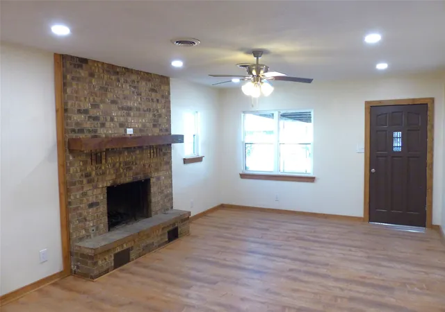 Photo 2 of Single family home for sale at 1922 S Pine, Brady, TX 76825 | MLS# 21169233 | Listing updated on 2026-08-24