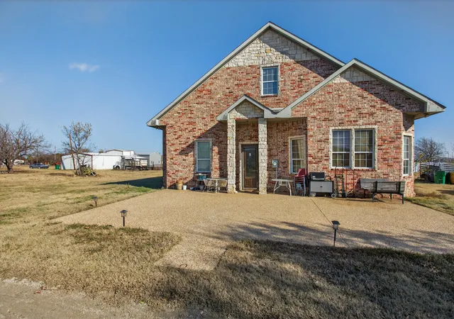 Photo 3 of Single family home for sale at 10569 Range Rd, Justin, TX 76247 | MLS# 21134596 | Listing updated on 2026-10-04