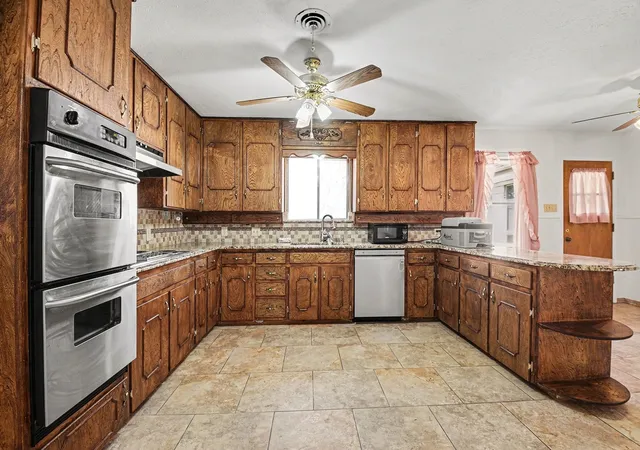 Photo 4 of Sale Pending at 215 E Huitt Ln, Euless, TX 76040 | MLS# 21168230 | Listing updated on 2026-07-28
