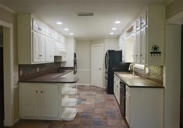 Photo 3 of Single family home for sale at 446 Vz County Road 4108, Canton, TX 75103 | MLS# 21168665 | Listing updated on 2026-08-17