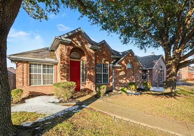 Photo 1 of Sale Pending at 2900 Breckenridge Ct, Mc Kinney, TX 75070 | MLS# 21168637 | Listing updated on 2026-07-28