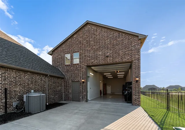 Photo 2 of Sale Pending at 2165 Hodges Lake Dr, Rockwall, TX 75032 | MLS# 21163214 | Listing updated on 2026-08-03