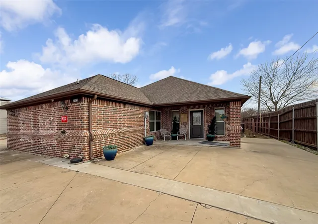 Homes for sale in Denison, TX | 2508 W Crawford St, Denison, TX 75020 | MLS# 21169308