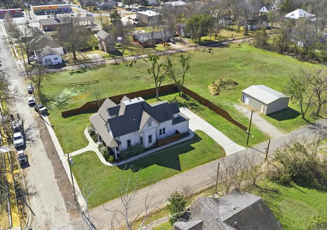 Single family home for sale at 1401 Arp St, Commerce, TX 75428 | MLS# 21154017