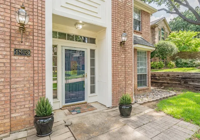 Homes for sale in Grapevine, TX | 1803 Haydenbend Cir, Grapevine, TX 76051 | MLS# 21169217