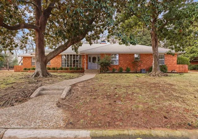 1st image of 2218 Southridge Dr, Denton, TX 76205 | MLS# 21168010