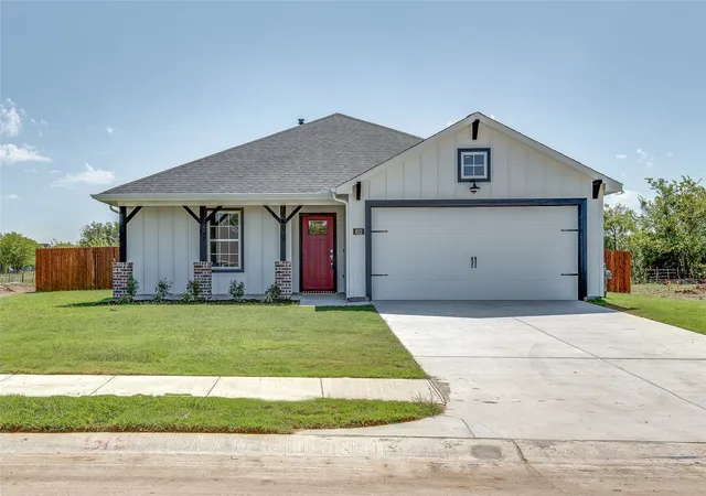 Photo 1 of Single family home for sale at 605 Finlee Wy, Tioga, TX 76271 | MLS# 21168160 | Listing updated on 2026-09-22
