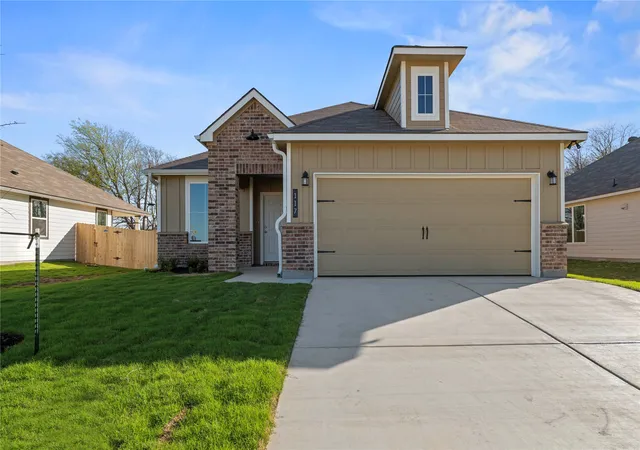 1st image of 117 Adaline Bnd, Mc Gregor, TX 76657 | MLS# 21170338