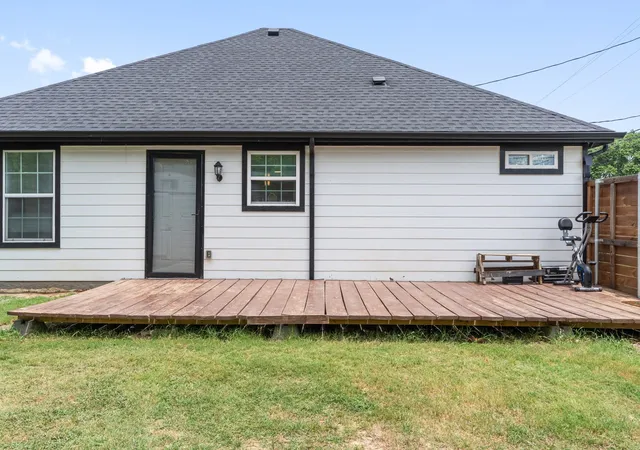 Homes for sale in Kemp, TX | 810 S Main St, Kemp, TX 75143 | MLS# 21170016