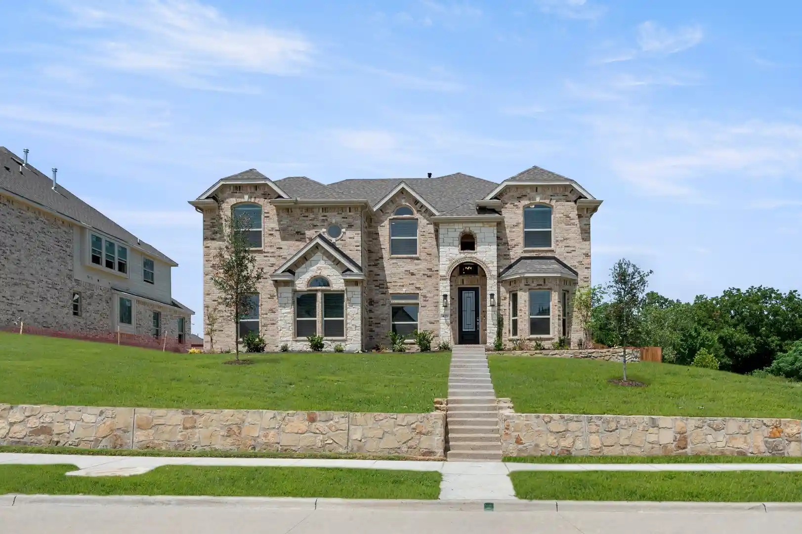 Photo 1 of Single family home for sale at 425 Newpark Blvd, De Soto, TX 75115 | MLS# 21170481 | Listing updated on 2026-10-29