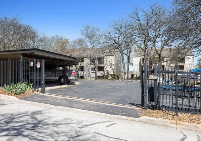 Photo 3 of Condo for sale at 388 Driftwood Ct #3, Azle, TX 76020 | MLS# 21170537 | Listing updated on 2026-10-05
