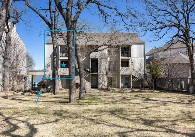 Listing Photo 4 - Condo for sale in building located at 388 Driftwood Ct, Azle, TX 76020 - Unit #3