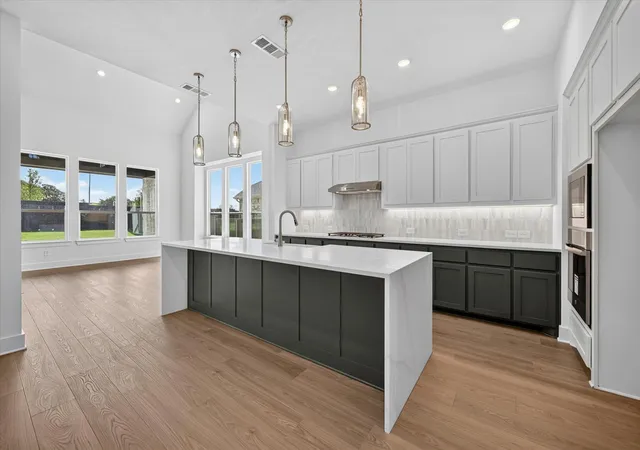 Photo 2 of Single family home for sale at 9813 Oak Glade Dr, Denton, TX 76207 | MLS# 21170647 | Listing updated on 2026-08-21
