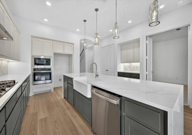 Photo 4 of Single family home for sale at 9813 Oak Glade Dr, Denton, TX 76207 | MLS# 21170647 | Listing updated on 2026-08-21