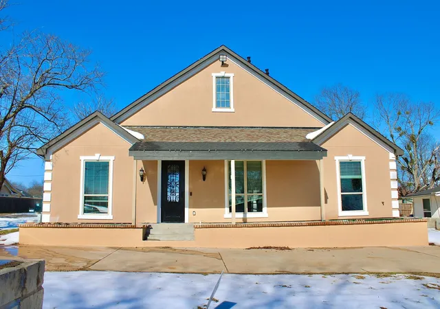 Photo 1 of Single family home for sale at 722 Clements Ave, Van Alstyne, TX 75495 | MLS# 21167778 | Listing updated on 2026-09-28