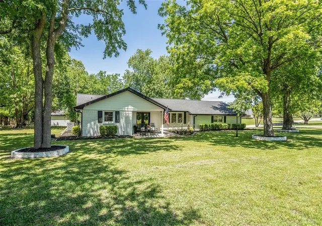 3rd image of 100 Hill Top Ct, Willow Park, TX 76087 | MLS# 21170282