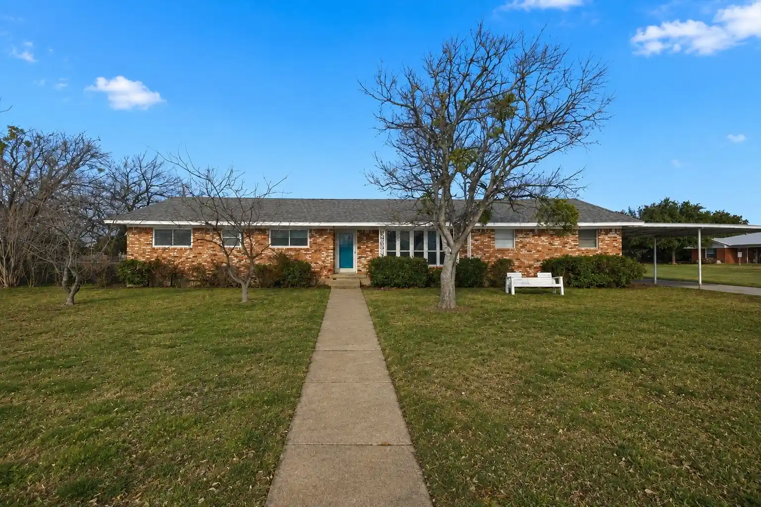 Photo 1 of Single family home for sale at 107 N 7th St, Krum, TX 76249 | MLS# 21160601 | Listing updated on 2026-10-21