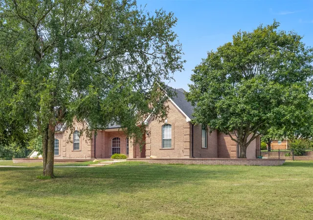 Photo 1 of Sale Pending at 364 Preakness Pl Rd, Van Alstyne, TX 75495 | MLS# 21171098 | Listing updated on 2026-07-21